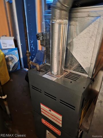 26574 Collingwood Street, Roseville, MI 48066