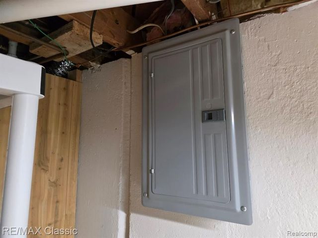 26574 Collingwood Street, Roseville, MI 48066