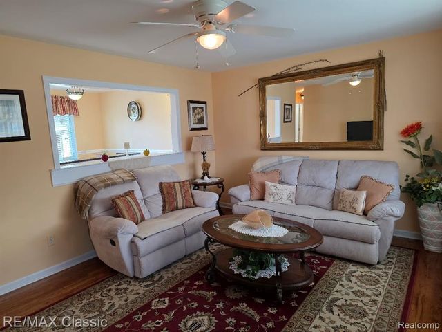 26574 Collingwood Street, Roseville, MI 48066