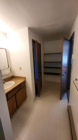 2926 SW 23rd Street, Redmond, OR 97756