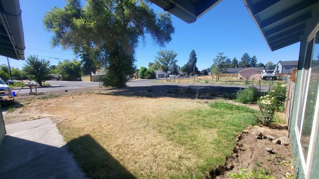 2926 SW 23rd Street, Redmond, OR 97756