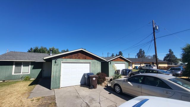 2926 SW 23rd Street, Redmond, OR 97756