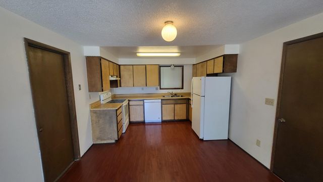 2926 SW 23rd Street, Redmond, OR 97756