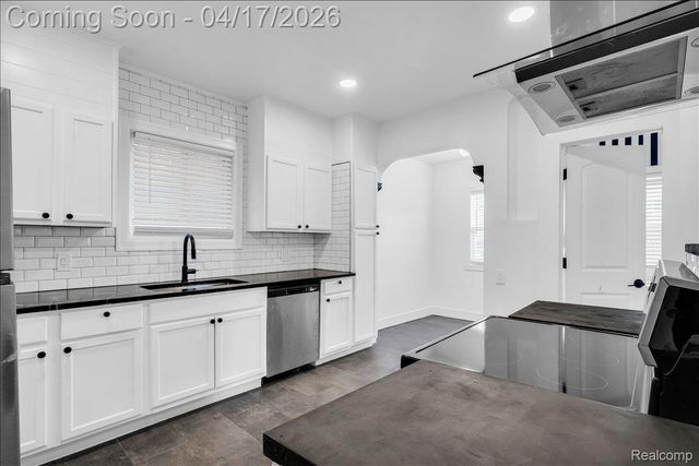 2633 Collingwood Street, Detroit, MI 48206