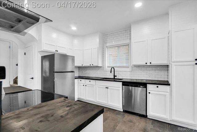 2633 Collingwood Street, Detroit, MI 48206