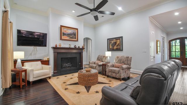 3784 Southwood Dr, Tyler, TX 75707