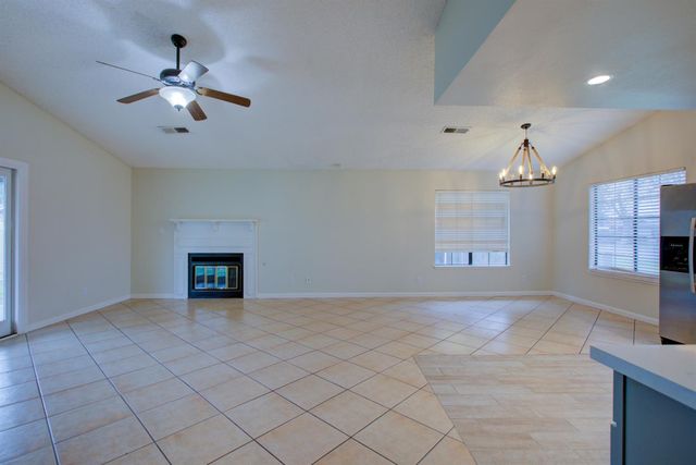 411 N santa monica, Los Banos, CA 93635