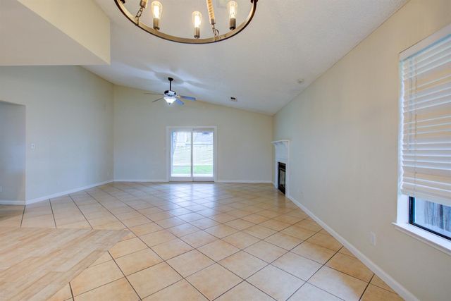 411 N santa monica, Los Banos, CA 93635