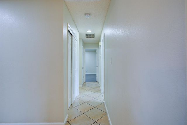 411 N santa monica, Los Banos, CA 93635