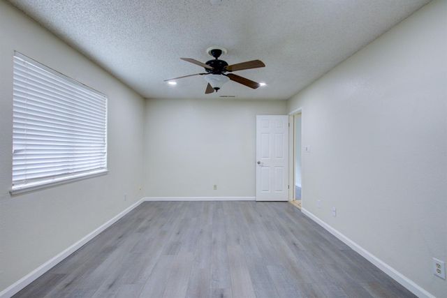 411 N santa monica, Los Banos, CA 93635