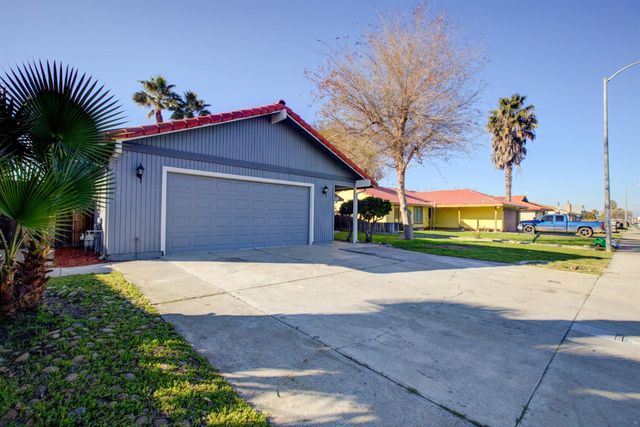 411 N santa monica, Los Banos, CA 93635