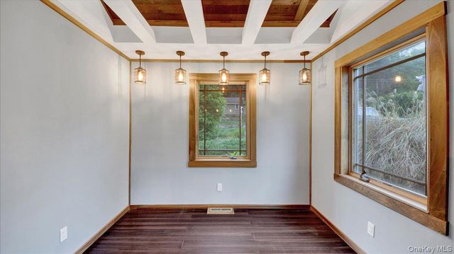 6 Deer Trail N, Greenwood Lake, NY 10925