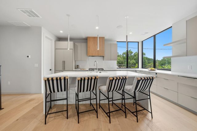 1403 Barton Hills DR 2, Austin, TX 78704