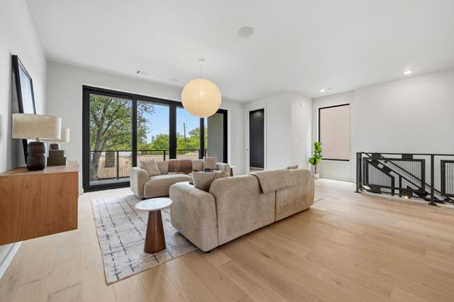 1403 Barton Hills DR 2, Austin, TX 78704