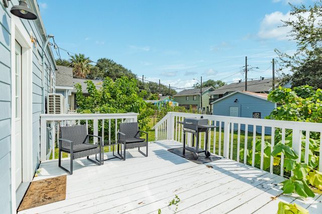 4417 Avenue R, Galveston, TX 77550