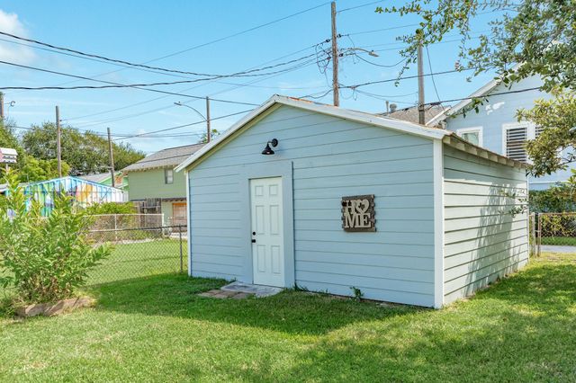 4417 Avenue R, Galveston, TX 77550
