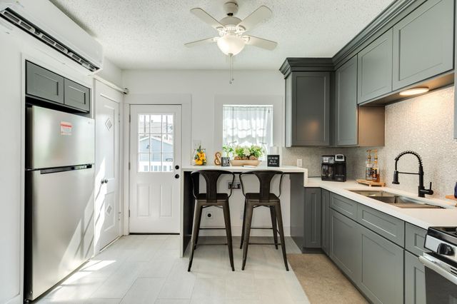 4417 Avenue R, Galveston, TX 77550