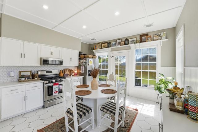 1215 Main Street, Richmond, TX 77469