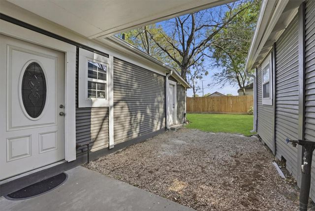 1215 Main Street, Richmond, TX 77469