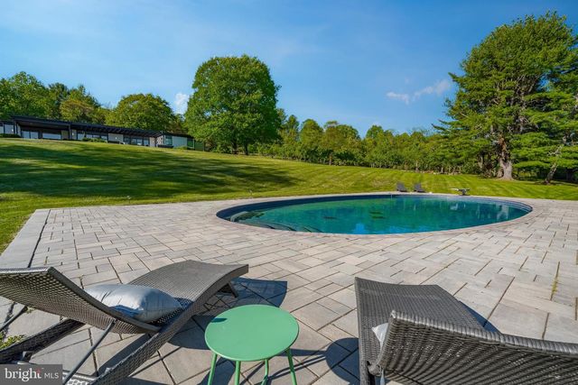 1506 PLEASANT VIEW RD, Coopersburg, PA 18036