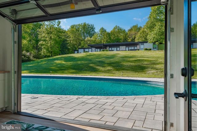 1506 PLEASANT VIEW RD, Coopersburg, PA 18036