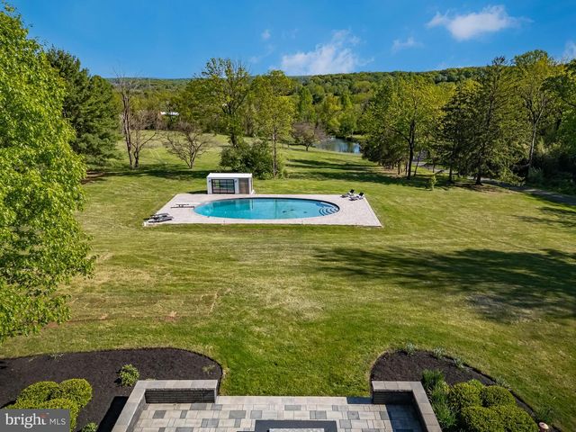1506 PLEASANT VIEW RD, Coopersburg, PA 18036