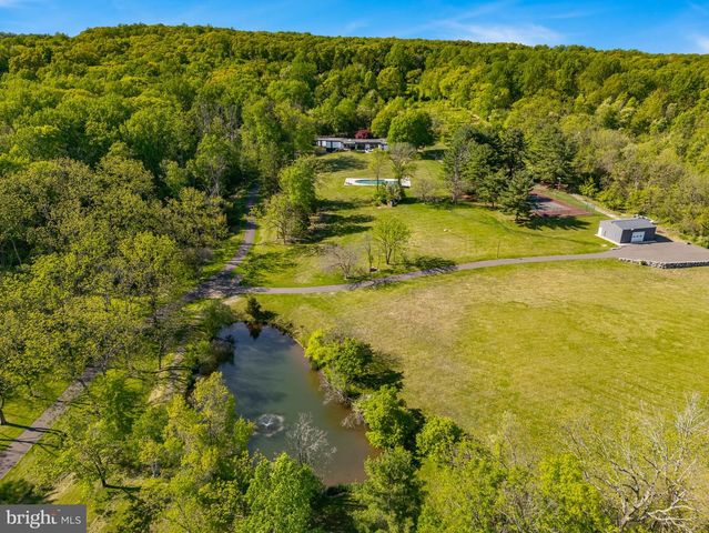 1506 PLEASANT VIEW RD, Coopersburg, PA 18036