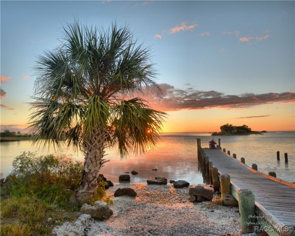 9 Cypress Lane, Inglis, FL 34449