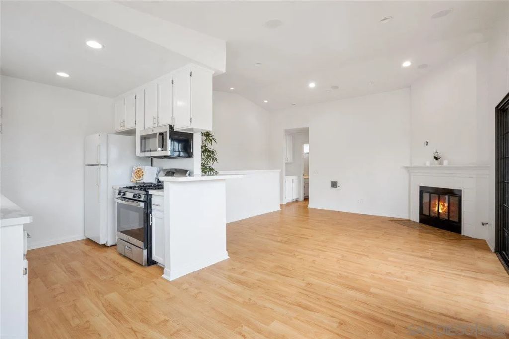 1934 Missouri St. 1, San Diego, CA 92109