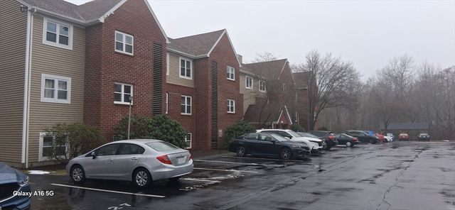 35 Longworth Ave 25, Brockton, MA 02301