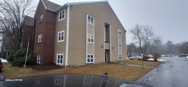 35 Longworth Ave 25, Brockton, MA 02301