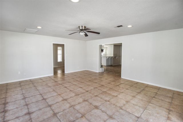10322 Nold Drive, Houston, TX 77016