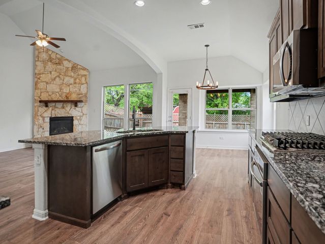 113 Brighton Drive, Desoto, TX 75115