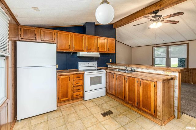 2961 N Rocky Comfort Road, Makanda, IL 62958