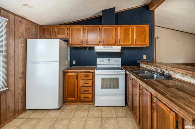 2961 N Rocky Comfort Road, Makanda, IL 62958