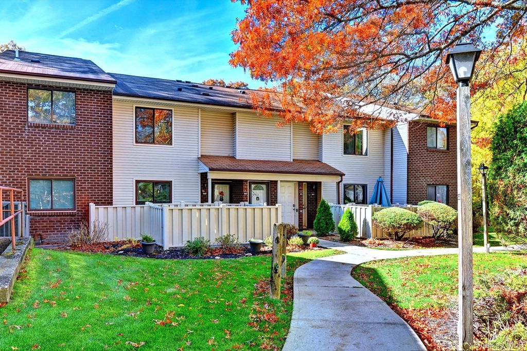 967 Skyline Drive, Coram, NY 11727