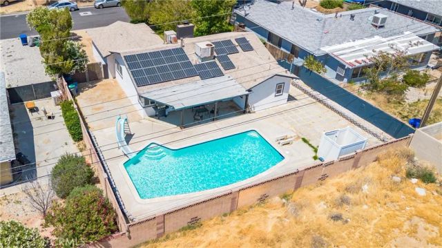1104 W W Avenue J10, Lancaster, CA 93534