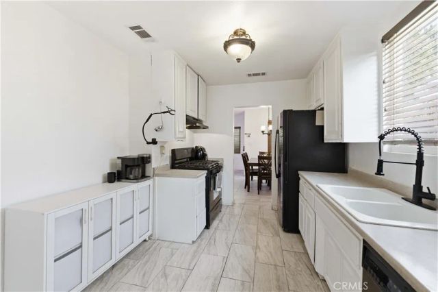 1104 W W Avenue J10, Lancaster, CA 93534