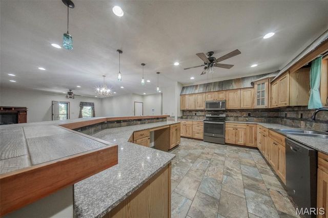 283 Broken Post Drive, Richland, MO 65556