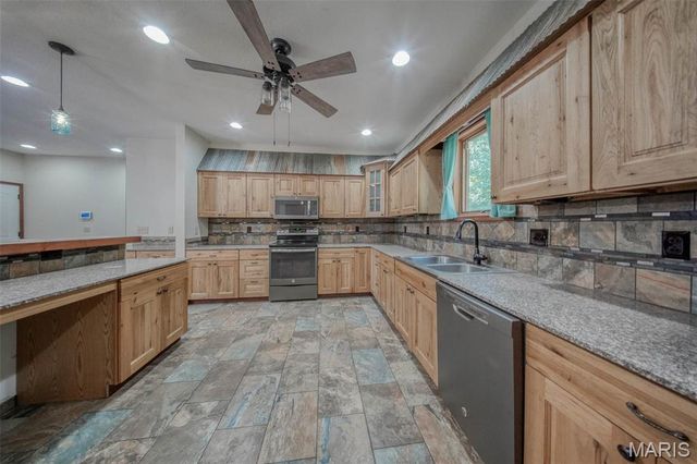 283 Broken Post Drive, Richland, MO 65556