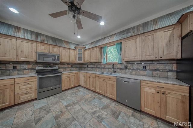 283 Broken Post Drive, Richland, MO 65556