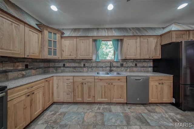 283 Broken Post Drive, Richland, MO 65556