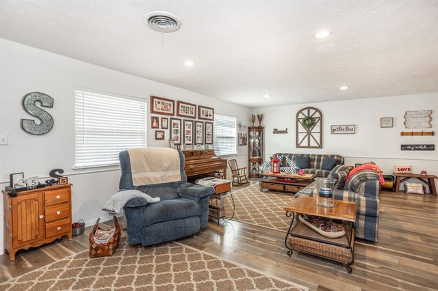 859 Fm 902, Gainesville, TX 76240