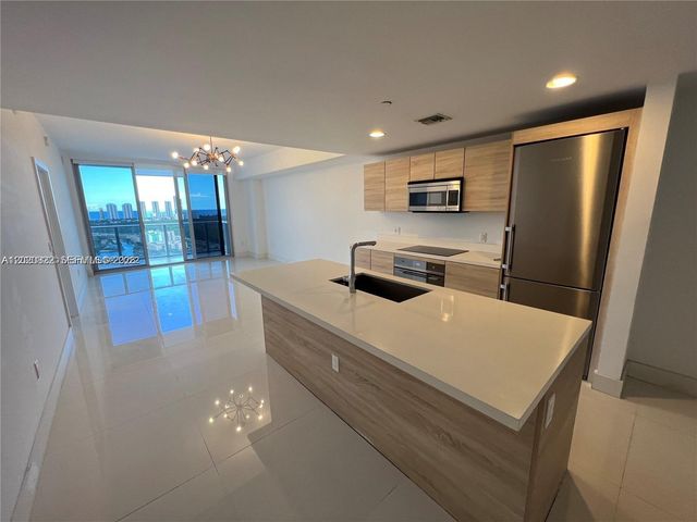 16385 Biscayne Blvd 3019, North Miami Beach, FL 33160