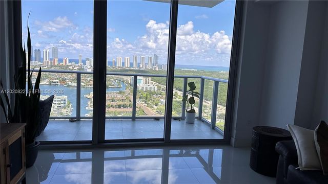 16385 Biscayne Blvd 3019, North Miami Beach, FL 33160