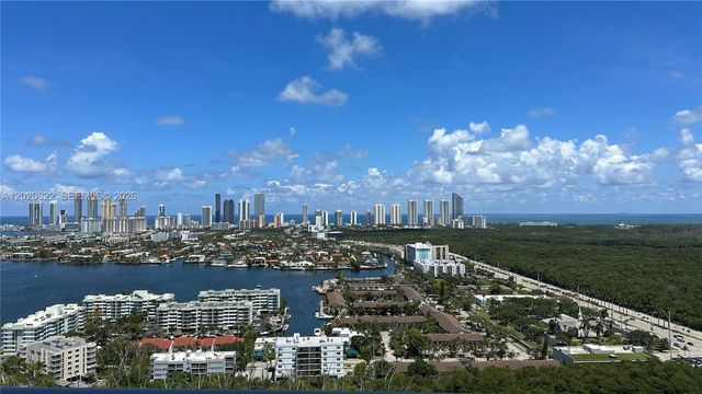 16385 Biscayne Blvd 3019, North Miami Beach, FL 33160