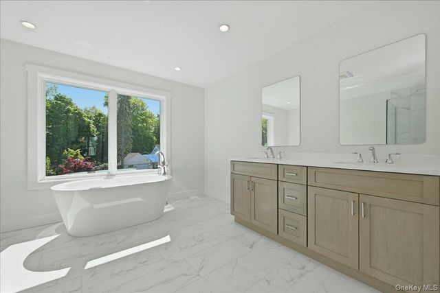 72 Cypress Lane, Westbury, NY 11590