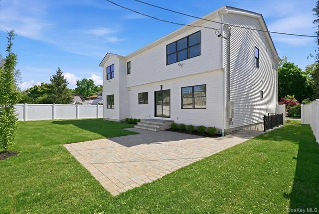 72 Cypress Lane, Westbury, NY 11590