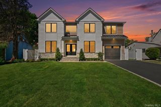 72 Cypress Lane, Westbury, NY 11590