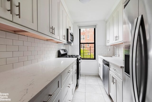 525 W 235TH Street # 4D, New York City, NY 10463